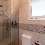 Amazing 2 Bedroom Location Apartment *