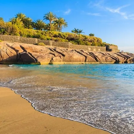 Amazing 2 Bedroom Location Διαμέρισμα