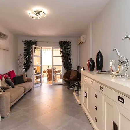 דירה Amazing 2 Bedroom Location אדחה